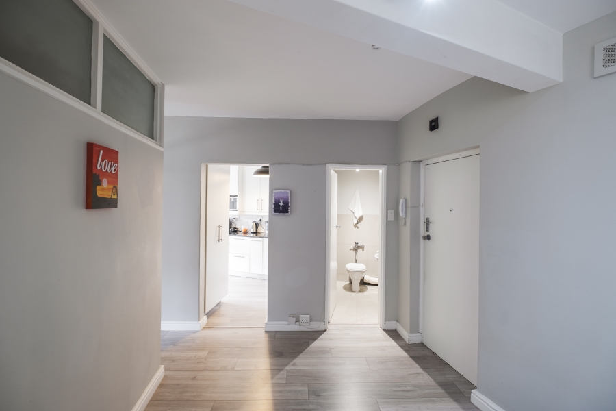 3 Bedroom Property for Sale in Vredehoek Western Cape